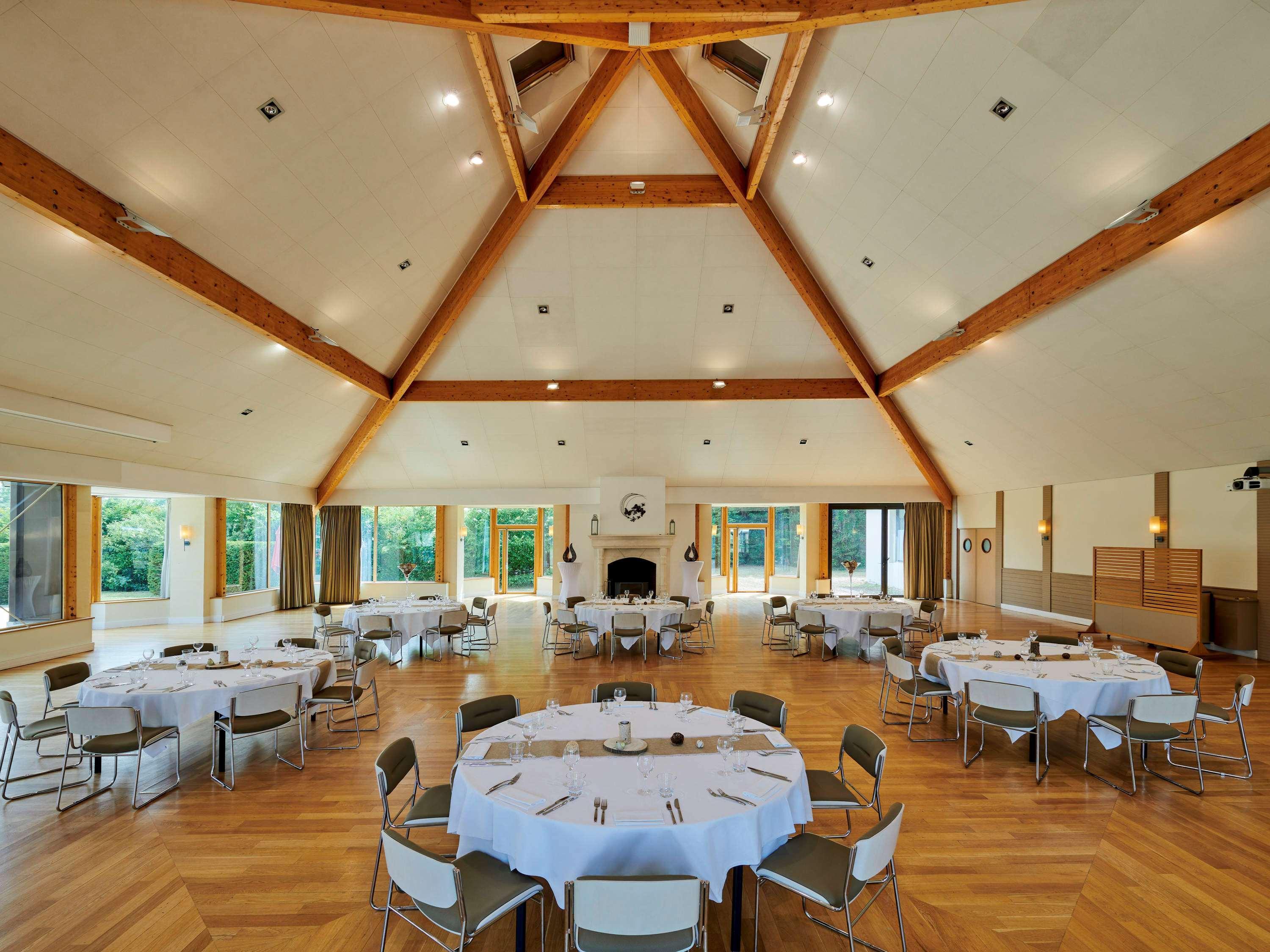 Novotel Fontainebleau Ury מראה חיצוני תמונה