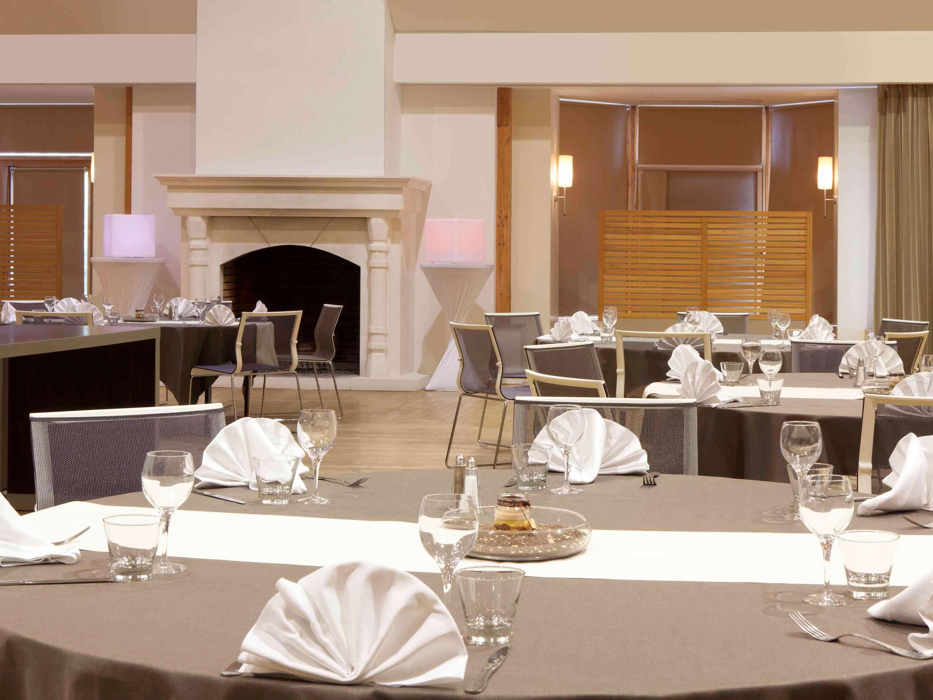Novotel Fontainebleau Ury מראה חיצוני תמונה