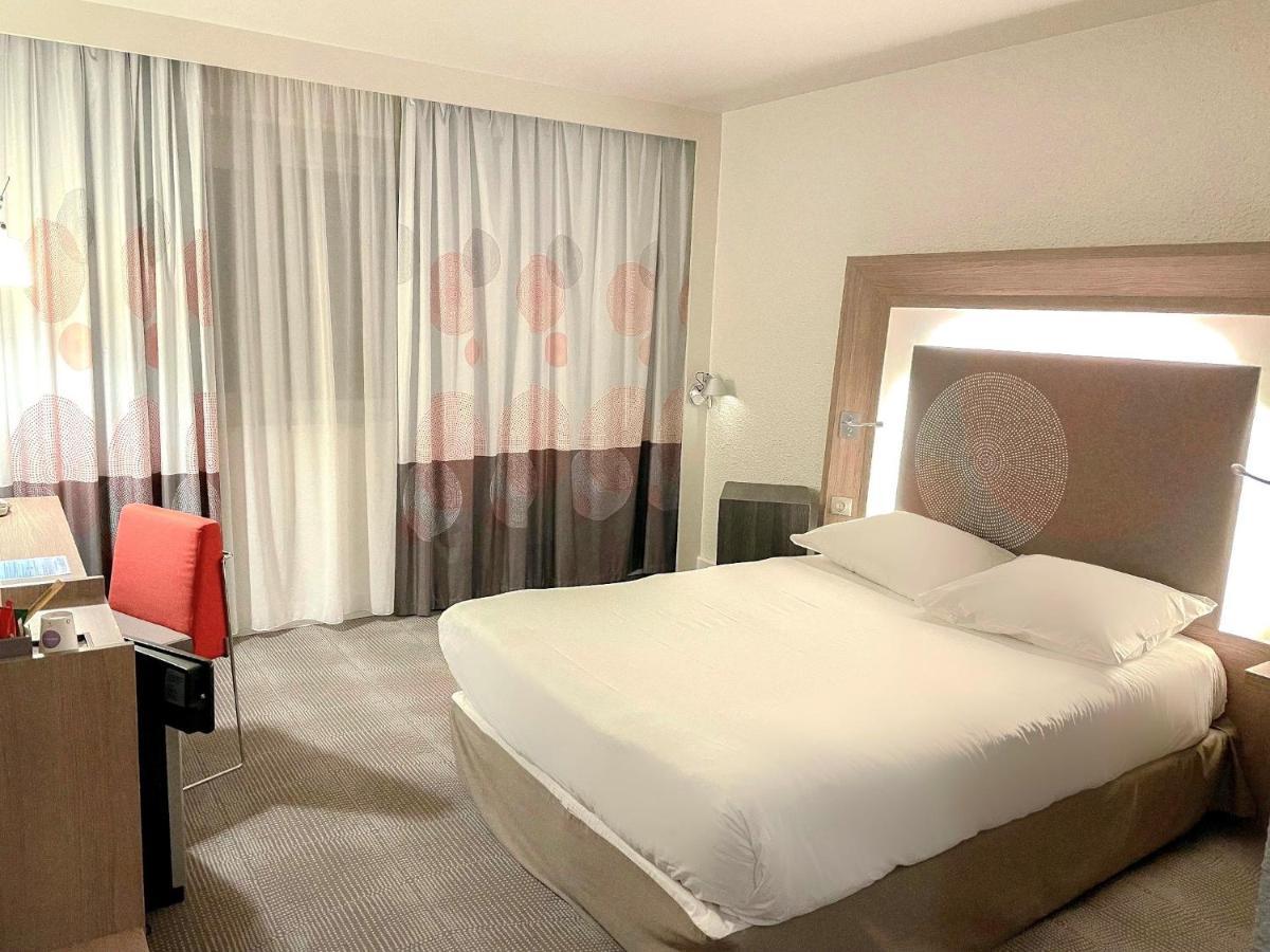 Novotel Fontainebleau Ury חדר תמונה