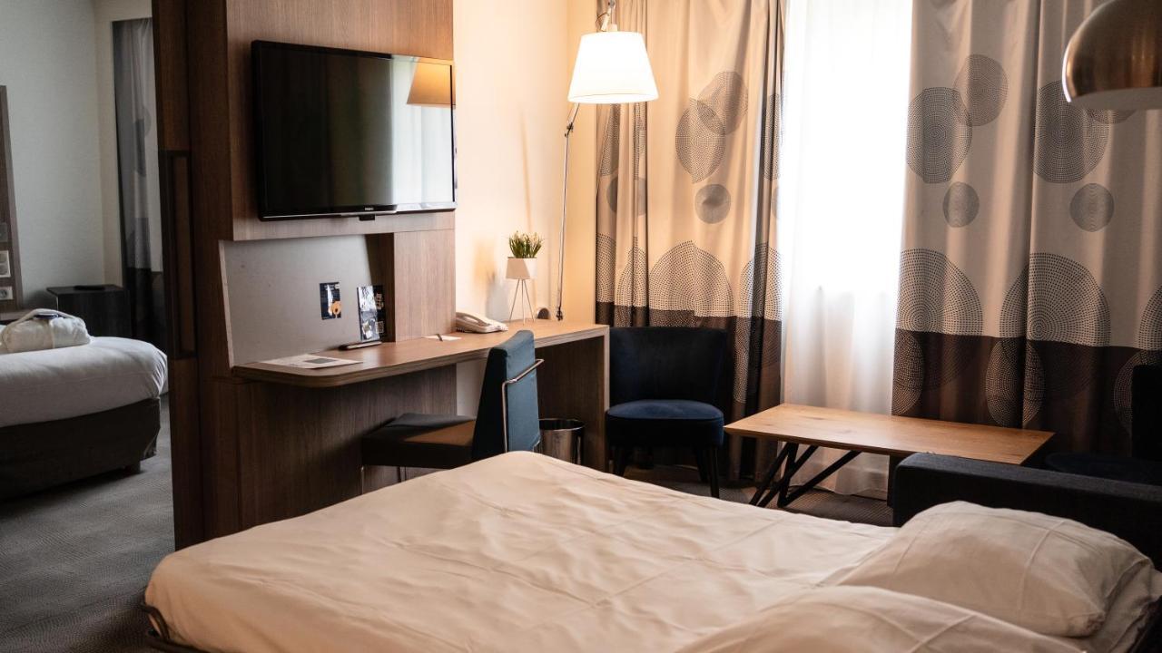 Novotel Fontainebleau Ury מראה חיצוני תמונה