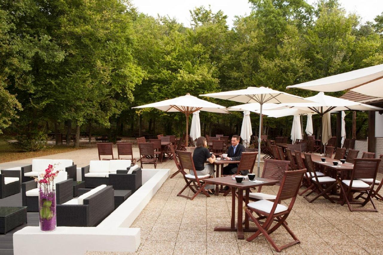 Novotel Fontainebleau Ury מראה חיצוני תמונה